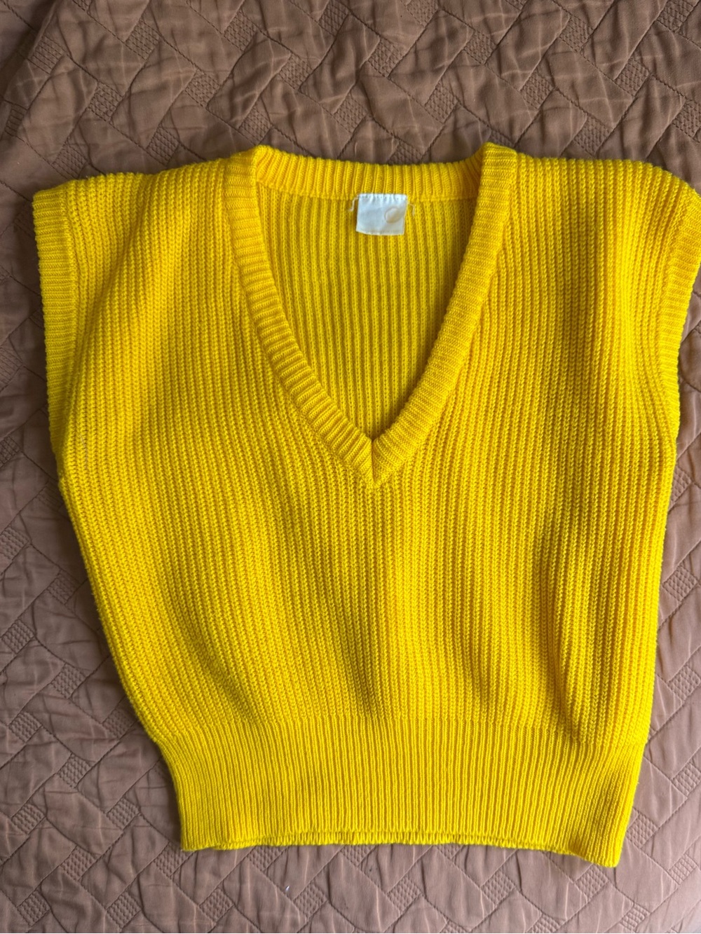 60s 70s Warm Golden Yellow V-Neck Ribbed Women's Sweater Vest Small